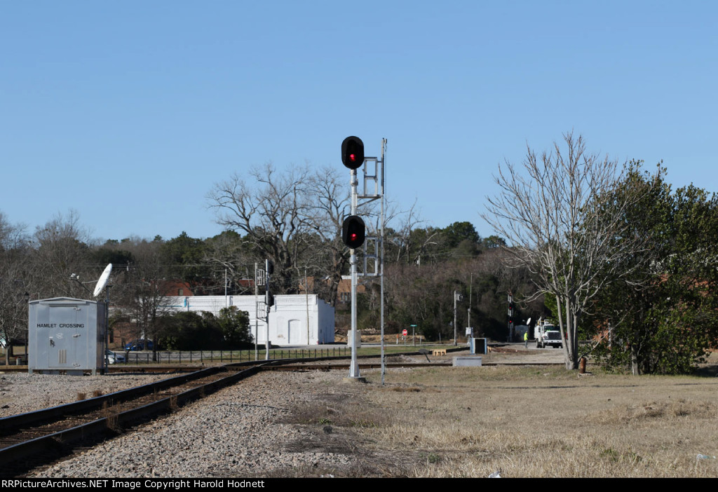 Signal at diamonds on East-West connection track